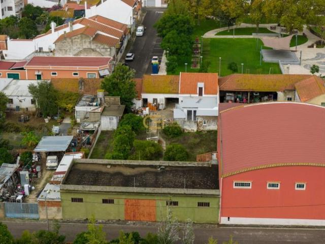 Garagem venda em Cortiçóis, Almeirim
