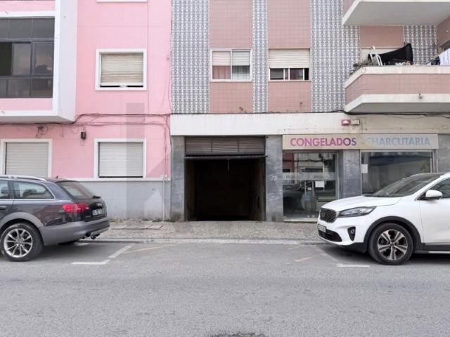 Garagem venda em Verderena, Setúbal