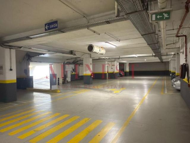 Garagem alugar em Bairro do Rosário, Cascais