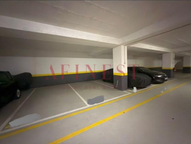 Garagem alugar em Bairro do Rosário, Cascais