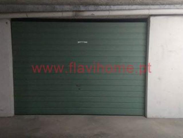 Garagem venda em Chaves, Vila Real