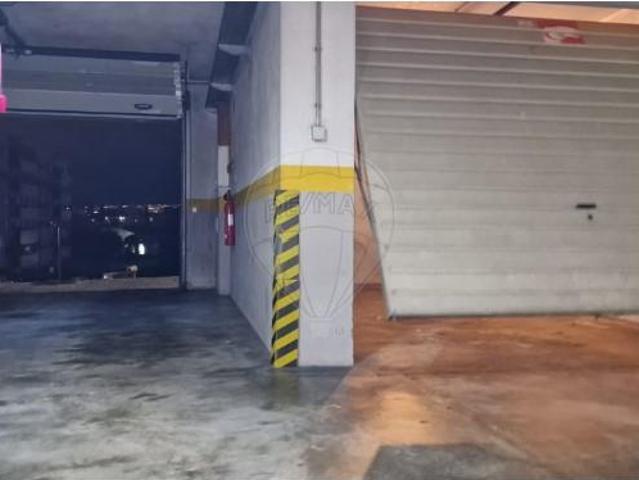 Garagem alugar em Salgueiral, Guimarães