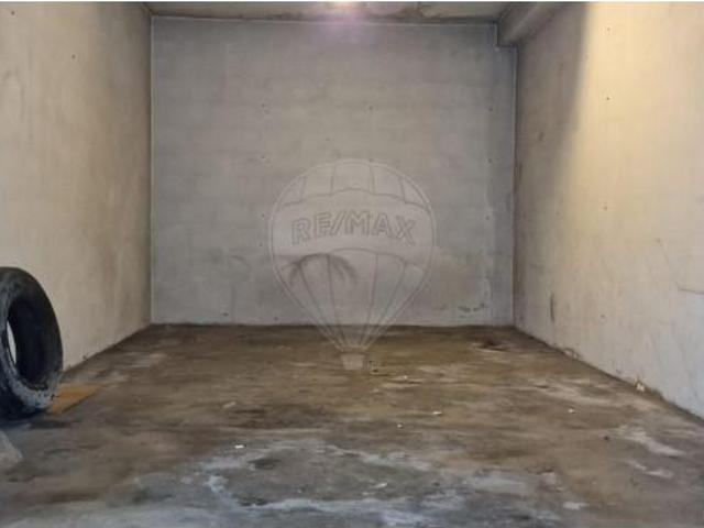 Garagem alugar em Salgueiral, Guimarães