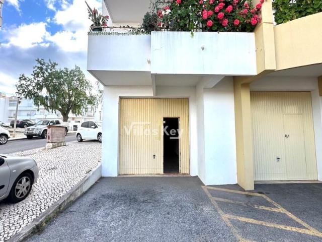 Garagem alugar em Torraltinha, Lagos