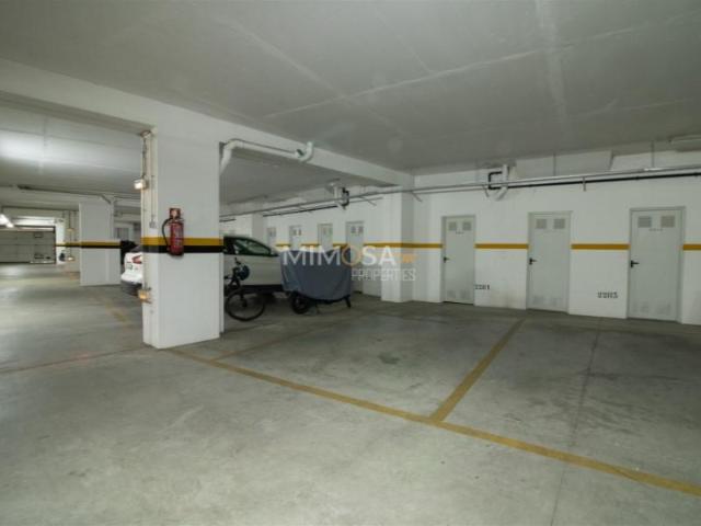Garagem alugar em Bairro Operário, Lagos