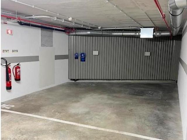 Garagem alugar em Campo de Ourique, Lisboa