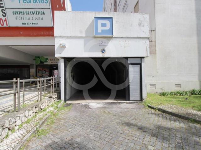 Garagem alugar em Benfica, Lisboa