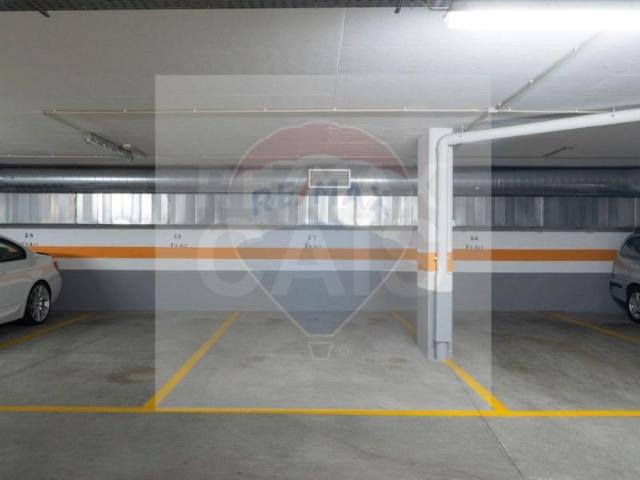 Garagem alugar em Lumiar, Lisboa