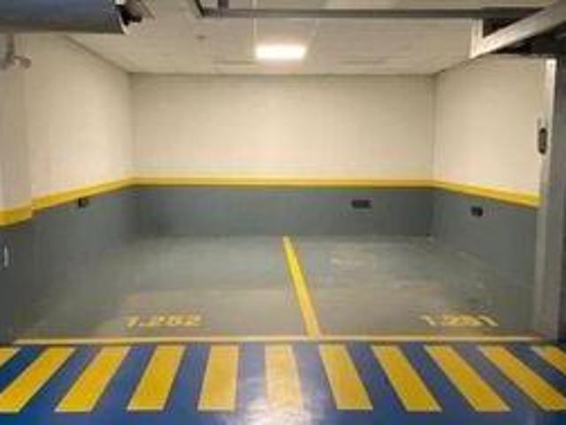 Garagem alugar em Avenidas Novas, Lisboa