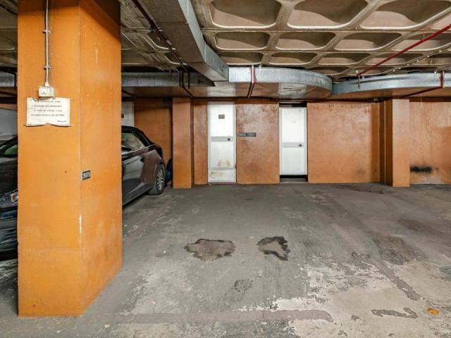 Garagem venda em Lisboa