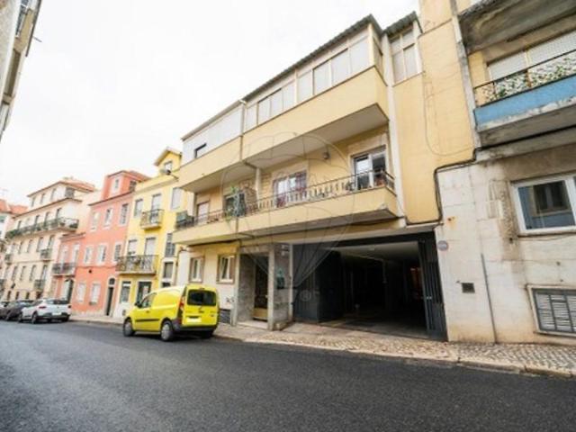 Garagem alugar em Campo de Ourique, Lisboa