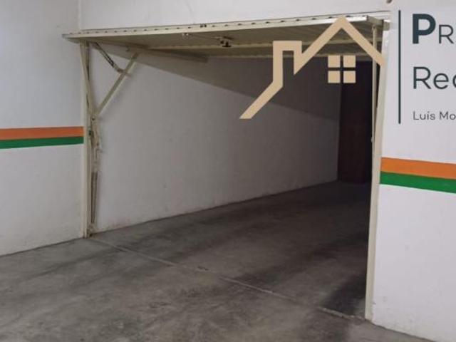 Garagem alugar em Mem Martins, Sintra
