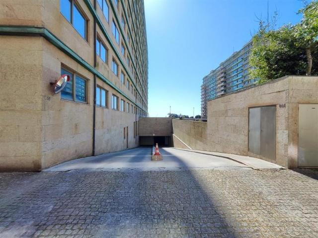Garagem alugar em Porto