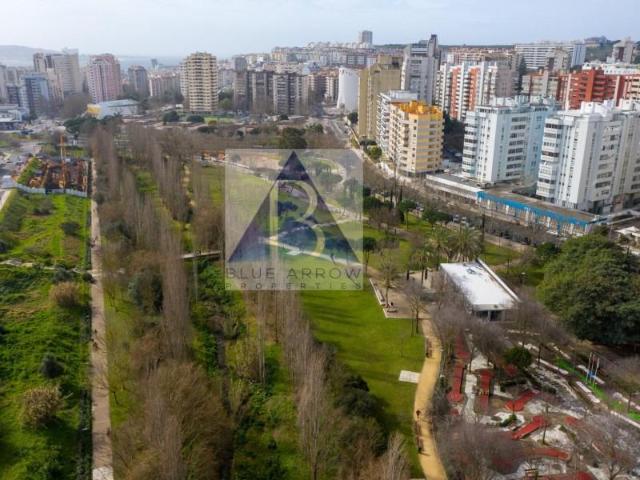 Garagem alugar em Oeiras, Lisboa