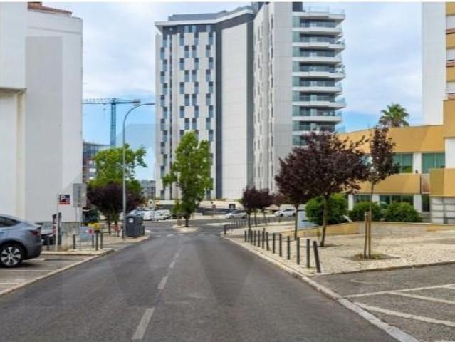 Garagem alugar em Oeiras, Lisboa