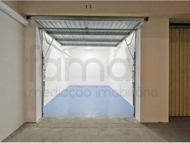 Garagem alugar em Palmela, Setúbal