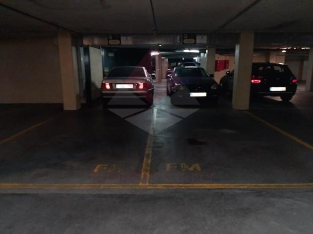 Garagem alugar em Porto, Carvalhido