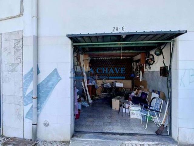Garagem venda em Seixal, Setúbal