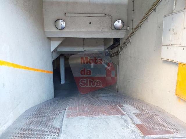 Garagem alugar em Cacilhas, Almada
