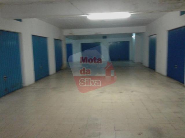 Garagem alugar em Cova da Piedade, Almada