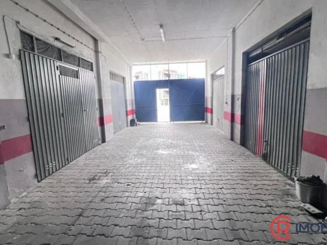 Garagem alugar em Chegadinho, Almada