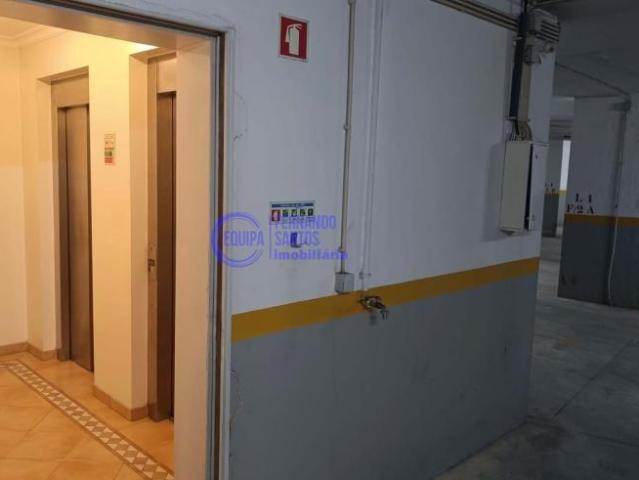 Garagem venda em Armação De Pêra, Faro