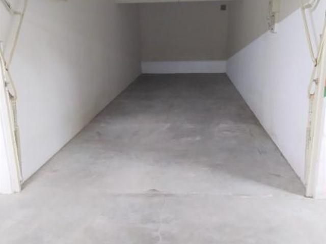 Garagem alugar em Mem Martins, Sintra