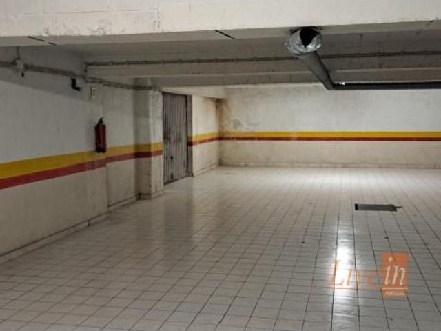 Garagem alugar em Tapada das Mercês, Sintra