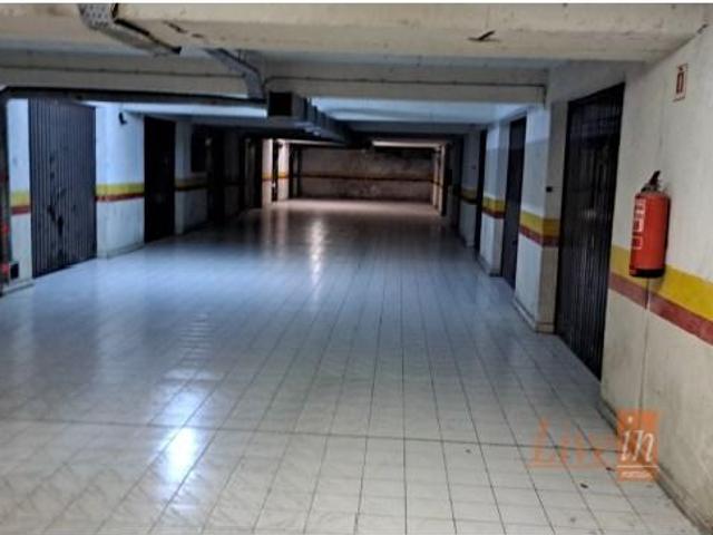 Garagem alugar em Tapada das Mercês, Sintra
