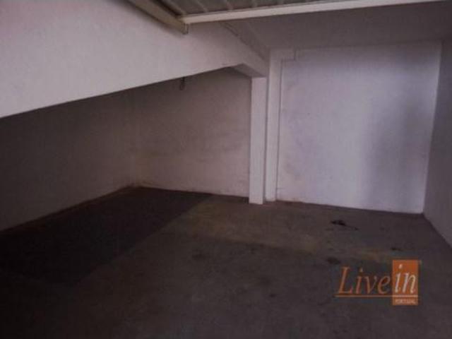 Garagem alugar em Mem Martins, Sintra