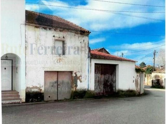Garagem venda em Varatojo, Torres Vedras