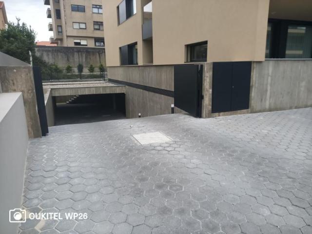 Garagem alugar em Vila Nova De Gaia, Porto