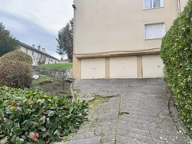 Garage vente à Nanterre, Garches