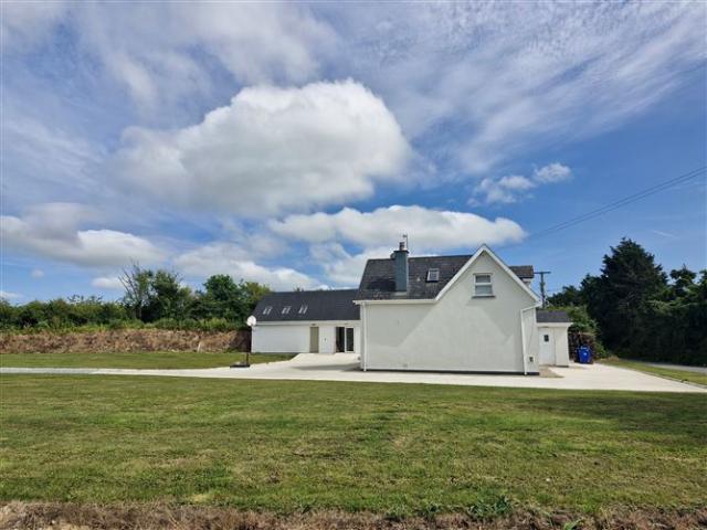 Farm for sale in Mayglass