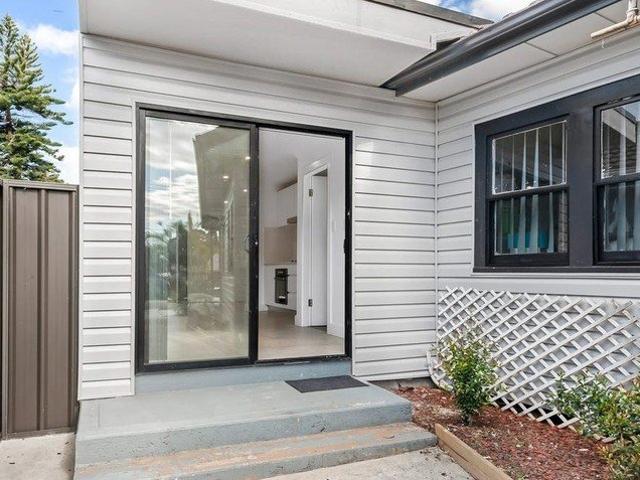 Granny Flat for rent in South Granville, Sydney