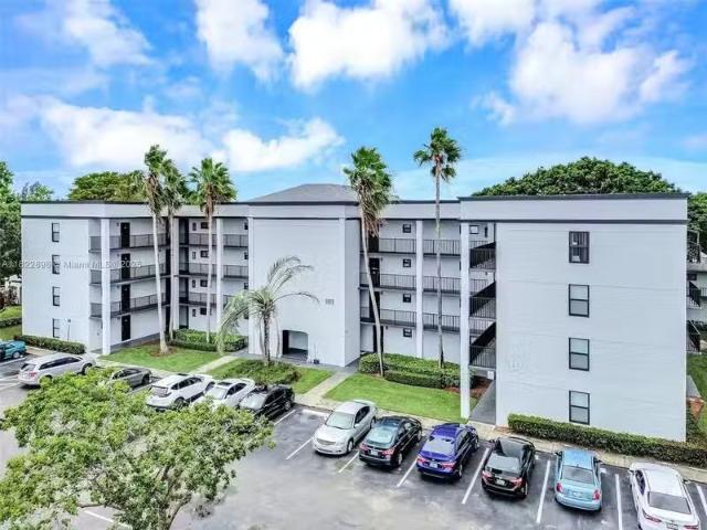 Condo for rent in Hollywood