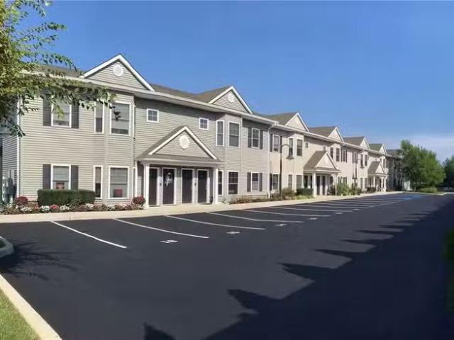 Condo for rent in Lindenhurst