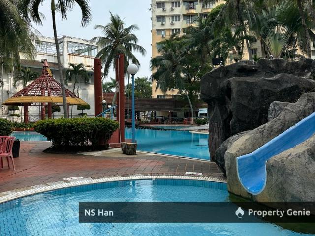 Condominium for sale in Malaka