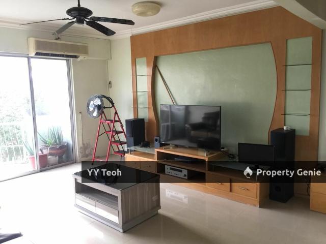 Condominium for sale in Malaka