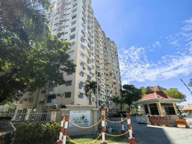 Condominium for sale in Malaka