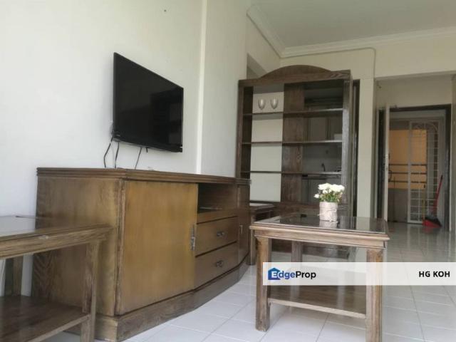 Condominium for rent in Malaka