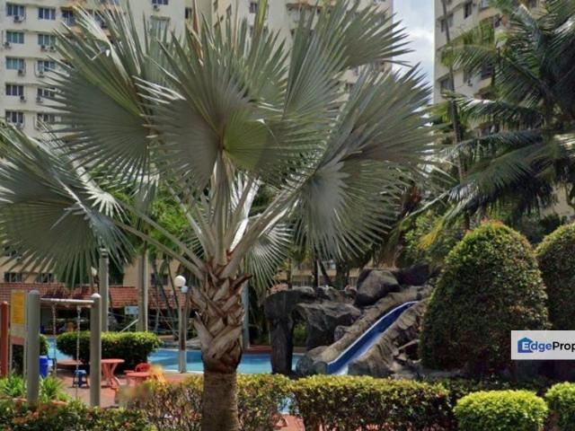 Condominium for rent in Malaka