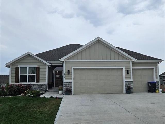 House for sale in Basehor, Kansas