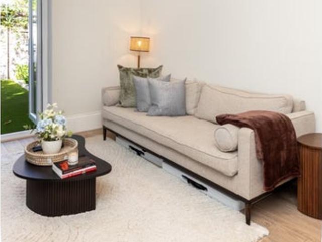 Apartment for rent in Brondesbury, Greater London
