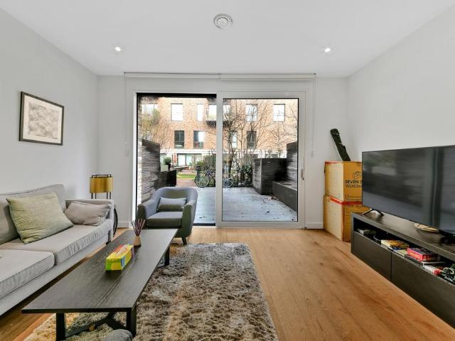 House for rent in Browning Estate, Greater London