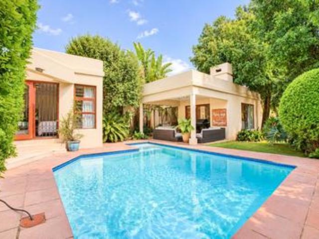 House for sale in Sandton, City of Johannesburg Metropolitan Municipality