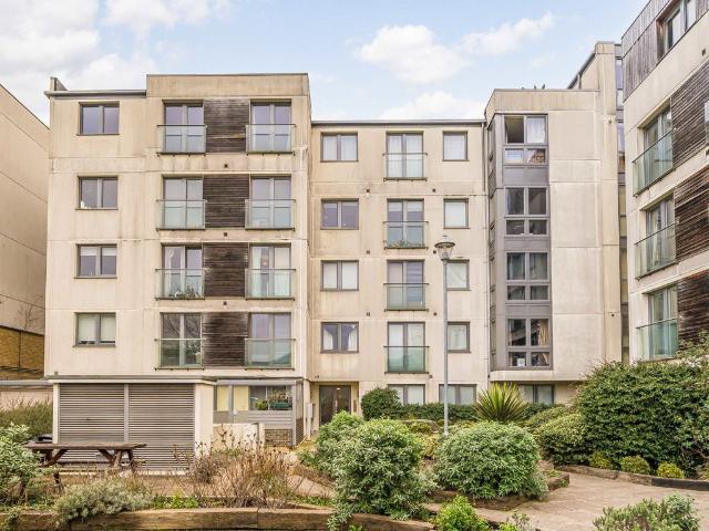 Apartment for rent in North Sheen, Greater London