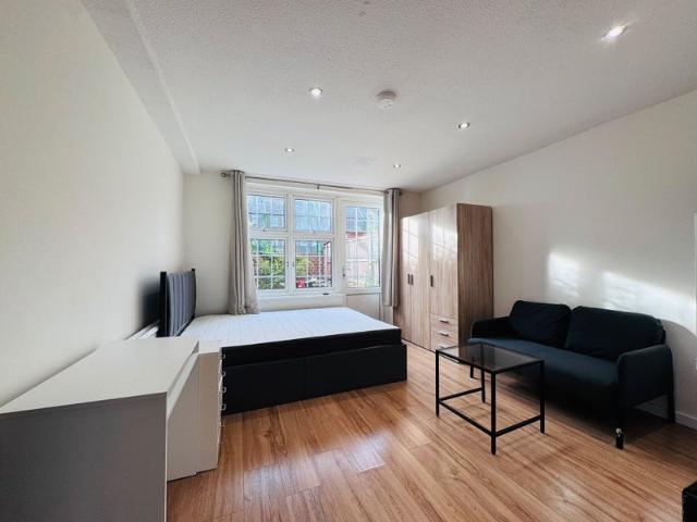 Studio for rent in De Beauvoir Town, Greater London