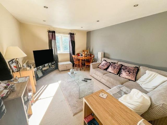 Apartment for rent in Overslade, New Bilton