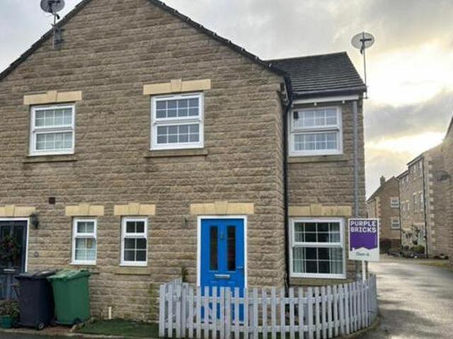 House for sale in Huddersfield, West Yorkshire